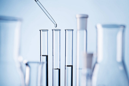 生物科技實驗室背景設計中的關鍵要素 聚焦實驗室耗材